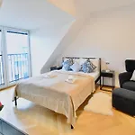 Modern Attic Flat With 2 Bedrooms