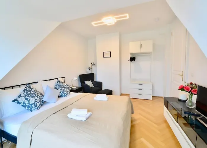 Modern Attic Flat With 2 Bedrooms